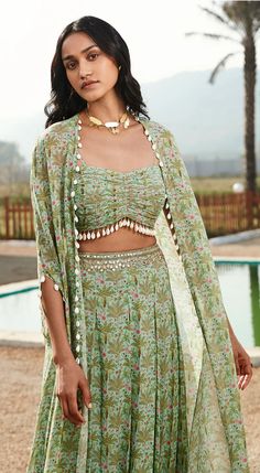 Carnival Dresses Indian, Contemporary Indian Wear, Indian Carnival Outfits, Traditional Indo Western Outfits, Indo Western Dress Party Wear Indian Weddings, Indian Western Fusion Fashion, Indo Western Outfits For Women Wedding, Indo Western Dress For Wedding, Stylish Indo Western Outfits For Women