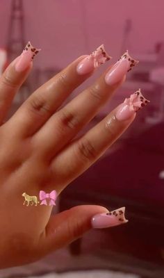 Nails With A Lot Of Designs, Birthday Nail Set Ideas Simple, Medium Length Nails With Charms, Nails Ideas Medium Length, Short Sets Nails, Medium Nails With Charms, Pink Nails With Design Ideas, Medium Long Nails Ideas, Medium Nails Acrylic Square