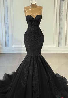 Mermaid Style Dress Prom, Black Corset Prom Dress Long, Met Gala Dresses Ideas Black, Black Gothic Dresses, Emo Prom Outfits, Black Dress For Prom, Black Mermaid Wedding Dress, Fancy Prom Dresses, Black Mermaid Dress