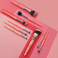 Make Up Brush Photography, Makeup Brushes Photography, Makeup Photography Products, Makeup Products Photography, Tattoos Outdoors, Vogue Makeup, Affordable Beauty Products, Education Art, Skincare And Haircare