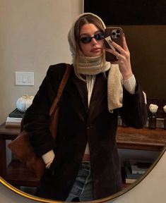 Hailey Bieber via instagram 29.11.24 Celebrity Perfume, Winter Fits, Outfit Inspo Fall, Celebrity Hairstyles, Celebrity Dresses, Mode Inspiration, Gilmore Girls, Winter Accessories