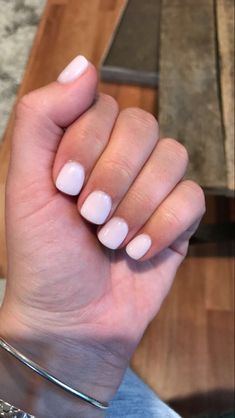 Dip On Short Natural Nails, Pink White Dip Nails, White Gel Nails Short Square, Short Square Round Gel Nails, Short Round Sns Nails, Cotton White Nails, Dip Powder White Nails, Dip Nails On Natural Nails, Dip Powder Nails On Natural Nails