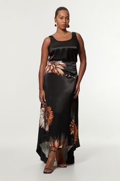 Plus Size Viscose Satin Printed Panelled Train Maxi Skirt Petite Work Outfits, Dress Work Outfit, Petite Wedding Guest Dresses, Jumpsuit For Wedding Guest, Plus Size Workwear, Skirts Plus Size, Skirt Collection, Tall Dresses, Black Tie Dress