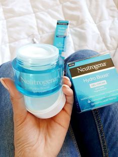 Neutrogena Hydro Boost Water Gel is an Oil-Free Face Moisturizer which has a unique light-weighted fresh texture that can be instantly absorbed, proven to effectively lock in abundant hydration deep within your skin, replenishes and retains hydration all day long. Neutrogena Hydro Boost Moisturizer, Neutrogena Hydro Boost Gel Cream, Hydro Boost Neutrogena, Neutrogena Skin Care, Hydro Boost Water Gel, Water Gel Moisturizer, Hydro Boost, Neutrogena Hydro Boost, Extra Dry Skin