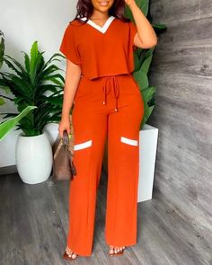 Olivia Mark - Contrast Paneled Crop T-shirt & High Waist Pants Set Two Piece Outfits Pants, 2piece Outfits, Shirt Pant Set, Two Piece Pants Set, Classy Casual Outfits, Casual Sets, Drawstring Pants, Straight Pants, Mode Style