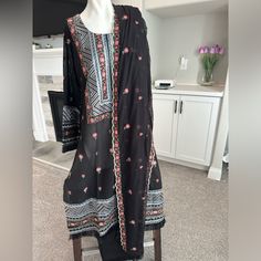 3 Piece Suite Brand New Chiffon Dupatta Fitted Black Lawn Suit For Summer, Traditional Black Lawn Suit For Spring, Traditional Black Lawn Suit For Summer, Chiffon Dupatta, 3 Piece, Chiffon, Womens Sizes, Brand New, Womens Dresses