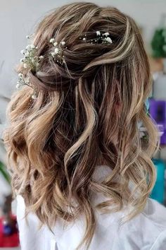 Middle Length Light Messy Wavy Hair Half-Up Hairstyle Floral Accessories Half Up Half Down Wedding Hair Brown Medium Length, Mid Length Brown Wedding Hair, Mid Length Curls Wedding, Bride Hairstyles Mid Length, Mid Length Hairstyles Prom, Bride Hairstyles Medium Length Half Up, Half Up Party Hair, Mid Length Hairstyles For Wedding, Medium Hair Styles Formal