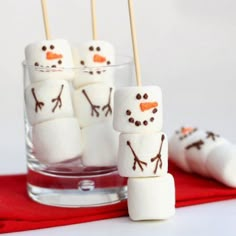 Marshmallow Snowman, Edible Crafts, Christmas Foods, Hot Chocolate Bars, Xmas Food, Snacks Für Party, Christmas Party Food, Christmas Snacks, Christmas Cooking