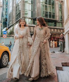 Bridal Dress Ideas, Brides Mother, Bride Indian, Pakistani Party Wear Dresses, Dresses Dance, Pakistani Party Wear, Ballroom Dresses