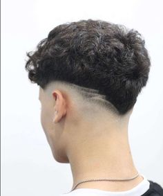 Haircut By Face Shape, Men Short Hair Fade, Haircut Guide, Haircuts For Balding Men, Fade Haircut Curly Hair, Short Permed Hair, Drop Fade Haircut, Curly Hair Fade, Mens Haircuts Short Hair