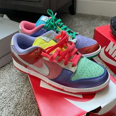 Size 9 1/2 Womens Nike Dunks, Womens Nike, Spring Trends, Nike Dunks, Womens Shoes Sneakers, Nike Women, Shoes Sneakers, Womens Sizes, Women Shoes