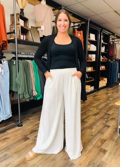 Perfect for both work and casual wear, these wide leg pants are made from a luxurious linen blend that offers unmatched comfort and style for your everyday wardrobe. These pants have an elastic waistband. Fit: Loose fit and runs true to size (perfect for those women who are 5'6" and taller) Size: XS: 1-3 S: 3-5 M: 7-9 L-11-13 XL: 15-14W COLOR: Sand Beige Material: 25% LINEN 75% RAYON Style: QP-7197D4 Jessica's Fit: Jessica is 5'3" she wears a S in Tops and a Size 3 In Judy Blue and she is wearin School Must Haves, Athleisure Dress, Jumpsuit Skirt, Color Sand, Pants Large, Wide Leg Pant, Sand Beige, Luxury Linen, Dress Romper