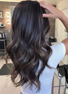 Ash brown bayalage. @hairbyamberjoy Ashy Brown Hair, Brunettes Balayage, Ashy Brown, Hair Color Blonde Highlights, Rambut Brunette, Hair Highlights And Lowlights, Blond Balayage, Brunette Balayage, Brunette Balayage Hair