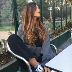 Looks Sara Carbonero, Brown Hair Looks, Brunette Hair With Highlights, Cooler Look, Light Hair, Dream Hair, Effortless Chic, Brunette Hair, How To Make Hair