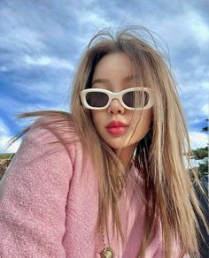 "#GlassesStyle #EyewearFashion #StylishGlasses #GlassesLove #EyewearTrends #FashionGlasses #SpectaclesStyle #ChicEyewear #GlassesAddict #GlassesOfInstagram #EyeglassesFashion #SunglassesLover #FramesOfMind #GlassesGoals #TrendyEyewear #PrescriptionGlasses #GlassesAndStyle #EyeWearDaily #GlassesFashionista #MyGlasses
" Best Fb Profile Pic, Korean Fits, University Girl, Hijab Fashionista, Fashion Eye Glasses, Dior Sunglasses, Cute Hairstyles For Short Hair