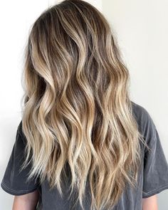 Blonde Beach Balayage, Medium Lenth Hair, Beach Blonde Hair Color, Beachy Blonde Hair, Color 2025, Pale Blonde Hair, Copper Blonde Hair Color, Beach Blonde Hair, December Hair