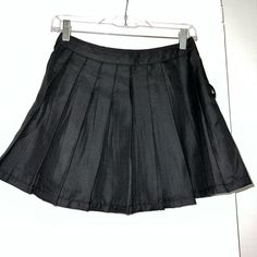 Forever 21 Nwt Pleated Black Mini Skirt Size S Nwt Size Small Woven Skirt Featuring An Allover Pleated Construction, Mini Length, And An A-Line Silhouette Forever 21 Casual Mini Skirt For Party, Trendy Black Mini Skirt From Forever 21, Black Mini Hem Skort For Night Out, Forever 21 Casual Party Mini Skirt, Casual Party Skirt By Forever 21, Casual Party Skirt From Forever 21, Forever 21 Casual Skirt For Night Out, Forever 21 Casual Party Skirt, Forever 21 High Waist Black Mini Skirt