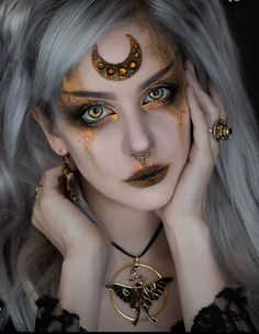 Pagan Makeup, Viking Makeup, Witchy Makeup, Vampire Makeup Halloween, Moth Necklace, W.i.t.c.h Aesthetic, Witch Makeup, Face Paint Makeup, Mask Makeup