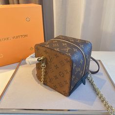 Designer Handbags Louis Vuitton, Top Handbags, Lv Monogram, Bags Designer Fashion, Lv Bag, Accessories Store, Baby Bag, New Bag, Louis Vuitton Handbags