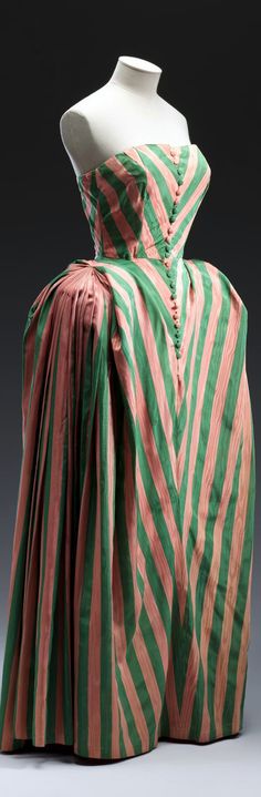 Victoria Melbourne, Decades Of Fashion, Fashion 1940s, Vintage Lifestyle, 40s Fashion, Vintage Wardrobe, Couture Details, National Gallery, 1940s Fashion