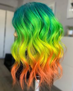 Green yellow oranges tropical dyed hair color 💛🧡💚 Colourful Hair, Pool Hairstyles, Colorful Hair, Hair Dye Colors, Care Hair