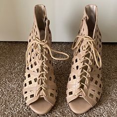 Never Worn Giani Bini Shoes Size 5.5. Gianni Bini Boots Outfit, Gianni Bini Boots, Gianni Bini Shoes, Shoes Heels Boots, Shoes Women Heels, Heeled Boots, Shoes Heels, Women Shoes, Boots