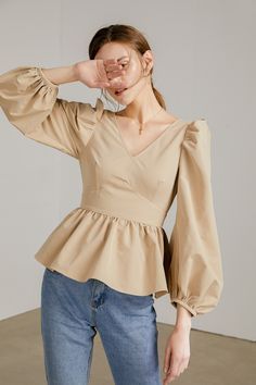 Trendy Fashion Tops Long, Girls Top Design, Tutu Top, Áo Blu, Western Top, Women Blouses Fashion, Fashion Tops Blouse, Hijabi Outfits Casual, Trendy Fashion Tops