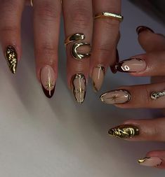 Nail Art Design Black And Gold, New Year’s Eve Nails Gold, Liquid Gold Nails, Astrology Nail Designs, Black Gold Chrome Nails, Brown Gold Nails Design, Black Golden Nails, Black Gold Nails Acrylic, Gold Theme Nails