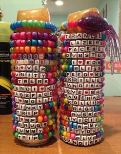 Candy Bracelet Ideas, Rave Candy Bracelets Ideas, Bracelets With Words, Kandi Bracelets Rave, Rave Candy, Rave Bracelets, Pulseras Kandi, Rave Kandi, Kandi Inspo