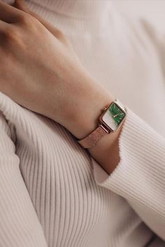 Daniel Wellington Watch Women, Gold Watches For Men, Cartier Watches Women, Classy Watch, Daniel Wellington Watch, Gold Watches, Smart Jewelry, Women Jewellery, Jewelry Online Store