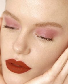 Pink Makeup, Editorial Makeup, Natural Makeup Looks, Face Hair, Interesting Faces, 인물 사진, Pretty Makeup, Aesthetic Makeup, All Things Beauty