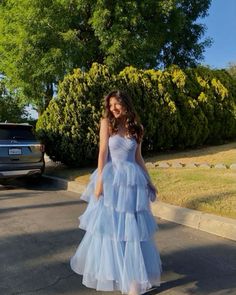 #prom #promposal #promdresses #promdress #promdressinspo #dress #bluepromdress #bluedress Formal Prom Dresses Long, Prom Dress Evening, Strapless Prom Dresses, Spaghetti Strap Prom Dress, Looks Party, A Line Prom Dresses