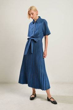 EVERYDAY RADIANCE WOVEN MIDI DRESS Outerwear Trends, Button Down Short Sleeve, Woven Belt, Everyday Dresses, Swimsuit Cover, Sweatshirt Dress, Shirt Collar, Outerwear Women, Pleated Dress