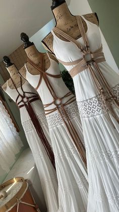 Norse Harness Harvest Edition, Witch Harness, Norse Belt, Viking Harness, Troll Cross Belt, Larp belt, Norse Shaman Belt, Shieldmaden belt Today we bring you " The New Norse Witch Belt 🌾 Harvest Edition 🌾 *The dress is NOT INCLUDED, if you want the " Lady of the Lake Dress Set " it is available here : https://www.etsy.com/es/listing/1481050361/handfasting-dress-lady-of-the-lake-dress Are you ready for Autumn ? Ohhh Yeahhhh   To kick off the Harvest Season we start with the Norse Witch Harness Sleeveless Viking Dress, Renisance Costumes, Viking Witch Costume, Viking Style Clothing, Viking Women Clothing, Viking Belts, Viking Outfits, Norse Shaman, Eclipse Wedding