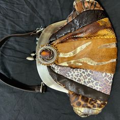 Very Unusual, Sophisticated Purse . Perfect Condition , Please See All Pictures. Couple Yellow Stones Missing, But Can Be Replaced Easily. Metal Top With Clasp Looks Very Cool . Please Ask Any Questions Before Buying Yellow Stone, All Pictures, Mini Bag, Bag Lady, Purse, The Originals, Stone, Yellow, Women Shopping