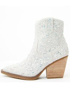 Sparkle Cowboy Boots, Bedazzled Boots, Glitter Cowgirl Boots, Glitter Cowgirl, Resistol Hats, White Cowgirl Boots, White Cowboy Boots, Womens Cowgirl Boots, Stetson Hat