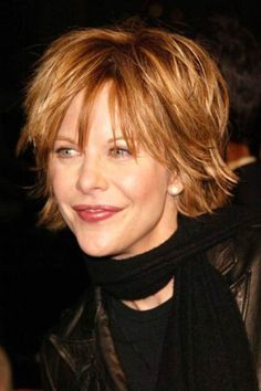 short sassy hairstyle for older women Meg Ryan Hairstyles, Middle Aged Women Hairstyles, Shaggy Short Hair, Asymmetrical Hairstyles, Meg Ryan, Short Sassy Hair, Shoulder Hair, Short Layered Haircuts, Funky Hairstyles