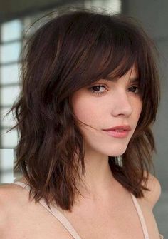 Cortes de pelo para cara redonda: los estilos que dominarán el verano | Nueva Mujer Tapered Medium Length Hair, Italy Hair, Shag Cut, Balayage Bob, Hairstyles 2024, Hair With Bangs, Grey Style, Penteado Cabelo Curto