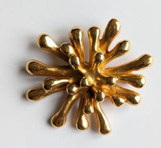 "90s CHRISTIAN LACROIX Gold tone sea anemone brooch Stamped on the back  Christian Lacroix - CL - Made in France Size :  7 cm X 6,3 cm    2 3/4\" X 2 1/2\" In excellent vintage condition. Beautiful gold tone" Christian Lacroix Jewelry, Designer Brooch, Mom Aesthetic, Silver Link Necklace, Sea Anemone, Vintage Monet, Faux Stone, Christian Lacroix, Art Accessories