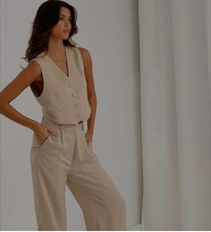 Beige Clothes, Womens Lounge Set, Pinterest Fits, F1 Wag, F1 Wags, Modest Casual Outfits, Street Style Summer, Italy Vacation, New Energy