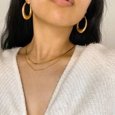 Oval chunky gold hoop earrings. These earrings can be your go to every-day earrings or a statement piece for a date night. They will add a chic and vintage look to your outfit! The earrings are made from stainless steel and 18k gold plating. ………………………………….D E T A I L S• Materials: Stainless steel, 18k gold plating.• Earrings Length: 40mm (1.6 inches)• Earrings Width: 30mm (1.2 inches)• This product is hypoallergenic, water and tarnish resistant Gold Hoop Outfit, Chic Oval Earrings For Everyday, Chic Gold Oval Hoop Earrings, Trendy Oval Metal Hoop Earrings, Gold Hoops Outfit, Gold Hoops Aesthetic, Hoop Outfit, Gold Hoop Earrings Aesthetic, Dc Outfits