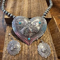 Embrace your inner cowgirl with our Boho Chic Southwestern Horse Estuarian Necklace/Earring Set! This stunning set comes in a beautifully crafted gift box, making it the perfect gift for any occasion. Featuring a beautiful horse design, this set exudes the free-spirited and adventurous vibe of the Southwest. Elevate your style with this unique and eye-catching accessory set. Matching ring, bracelet and earrings in other listings Great Gift Idea, Ships in Gift Box, FAST shipping Cowgirl Horse, Bracelet Quotes, Southwestern Boho, Cowgirl And Horse, Boho Cowgirl, Casual Necklaces, Boho Shops, Horse Necklace, Beautiful Horse