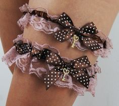 Garter set: polka dots garters for your wedding, hen night... Decorated with satin bow and golden key charm Colors: brown / coffee Fabric: lace, satin ribbon Size : S-M ( 45-65 cm ) or L- XL ( 70-100 cm) I have a matching garter set in my shop! Coffee Toffee, Rhinestone Garter, Prom Garters, Marriage Gift, Lace Garter Set, Garter Wedding, Blue Garter, Chiffon Jacket, Golden Key