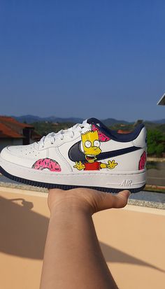 Custom sneakers entirely hand-painted with professional Angelus products. Possibility to modify the drawing or possibly add the name (I recommend contacting me privately for any changes to be made). Homer Simpson, Sneakers Athletic, Boys Sneakers, Custom Sneakers, Boys Shoes, Athletic Shoes, Baskets, Shoes Sneakers, Bathing Beauties