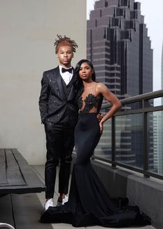 #prom #promdresseslong #promnight Black Suit Black Dress Couple, Black And Silver Hoco Couple, Black Homecoming Suit, Black Prom Couples Outfit, Prom Couple Ideas, Black Couple Prom, Prom Black Couples, Couples Prom Outfits, Hoco Couple Outfits