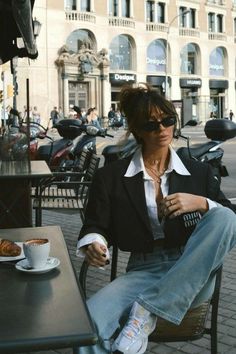 Street Style Photoshoot, Street Fashion Photoshoot, Pose Fotografi, Street Style Parisian, Paris Outfits, Looks Street Style, Mode Inspo, 가을 패션