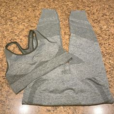 Nwt Victoria Secret Pink Leggings & Sports Bra Large Heathered Olive Green Leggings Nwt & Sports Bra New In Packaging From Vs.Com Olive Green Leggings, Vs Pink Leggings, Pink Yoga Pants, Fleece Leggings, Green Leggings, Olive Green Color, Pocket Leggings, Grey Leggings, Athletic Leggings