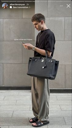 Birkin 40 Men, Men Bags Aesthetic, Men With Birkin, Men Bag Aesthetic, Hermes Izmir Men Outfit, Hermes Men Bag, Birkin Men, Birken Bag