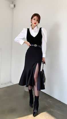 Thrift Inspiration, Dressy Style, Concept Clothing, Mode Inspo, Korean Outfits, Mode Inspiration, Elegant Outfit, Looks Vintage, Parisian Style