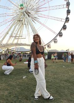 Casual Music Festival Outfits, Cochella Outfits Inspiration, Glastonbury Outfits, Festival Poses, 2014 Coachella, Music Festival Outfit Ideas, Coachella Outfit Ideas, Outfit Coachella